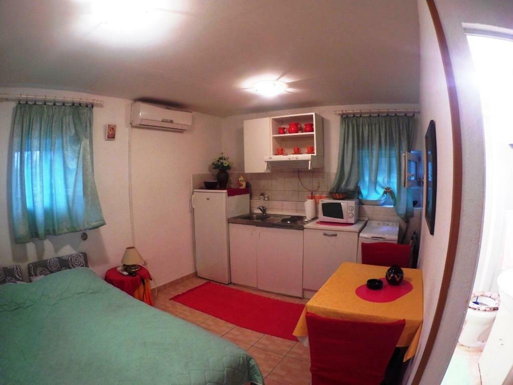 Mini Studio Apartment Split Bagian luar foto
