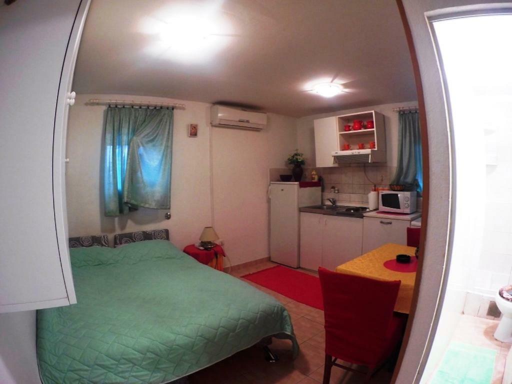 Mini Studio Apartment Split Bagian luar foto